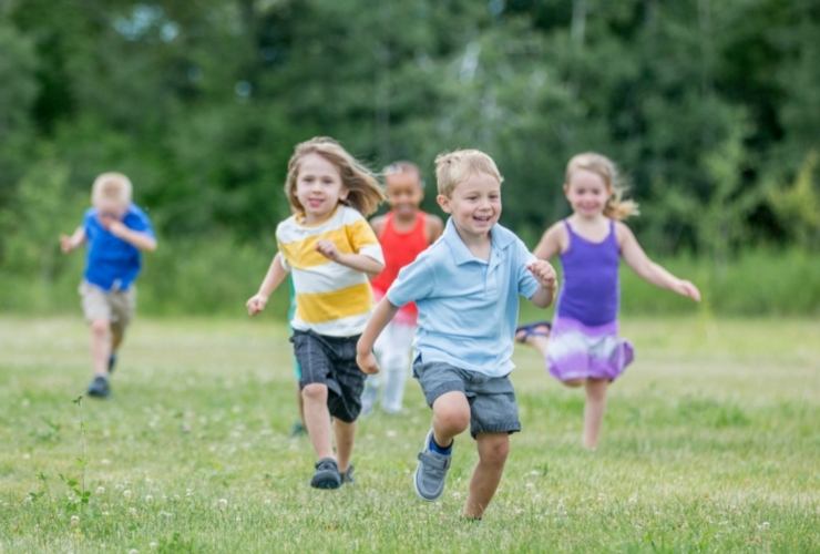 Reasons Why Kids Need To Play Outside
